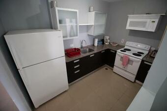 Modern 3 Bedroom Condo In Private Community 8