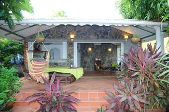 Bungalow De 3 Chambres A Saint Pierre Avec Magnifique Vue Sur La Mer Jardin Clos Et Wifi