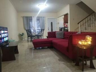 Apartamento Beautiful 3-bedroom Townhouse In Mandeville.
