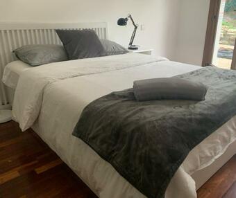 Casa Con Piscina Y Jard�n En Oleiros