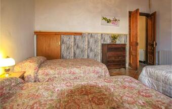 Amazing Home In Osor With Wifi And 4 Bedrooms