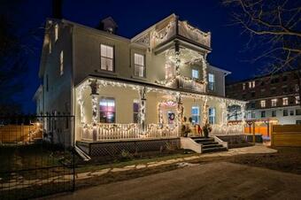 Hotel The Lakehurst Estate