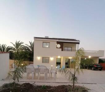 New Modern 4 Bed Villa Near Beach In Paphos