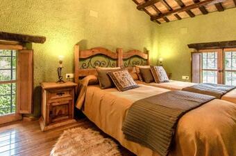 Catalunya Casas: Rustic Villa Buixa With Mountain Views, 30 Km To The Beach!
