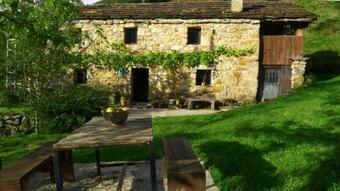 Caba�a En Las Monta�as