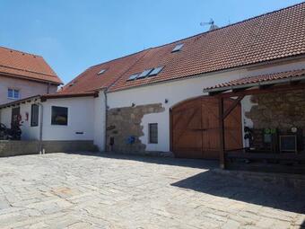 Hostal Penzion Na Statku B?ezov�