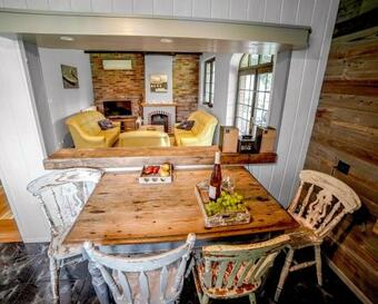 Siedlisko Pod ?wierkami-tw�j W?asny Kawa?ek Raju