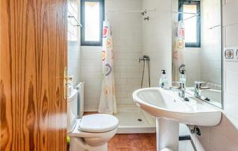 Awesome Apartment In Valencia De Alcantara With Wifi, Outdoor Swimming Pool And 1 Bedrooms