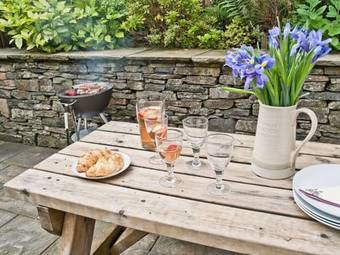 Three Horseshoes Cottage