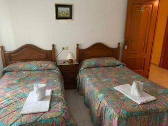 Room In Guest Room - Hostal Restaurante Seoane - Twin Room