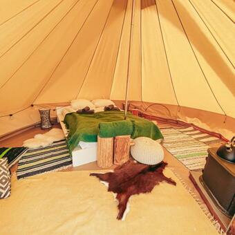 Saarj�rve Puhkemaja Gl�mping