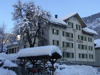 Hostal Surselva - Grosse Zimmer In Gastfreundlichem Haus