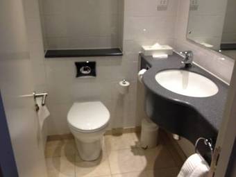 Hotel Holiday Inn Express Cardiff Airport