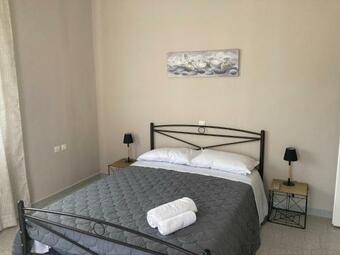 Elegant House By The Sea With Pool