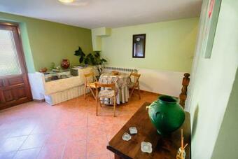 2 Bedrooms House With Enclosed Garden And Wifi At Baralla