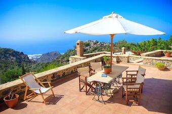 4 Bedrooms House With Sea View Jacuzzy And Enclosed Garden At Anatoli