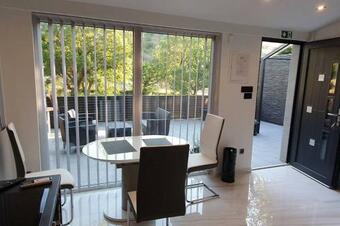 Beautiful House With Large Terrace And Jacuzzi