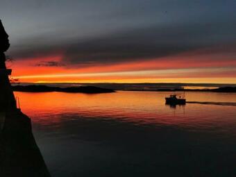 Seaside Apartment In Unique Location