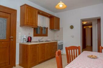 Apartamento Apiranthian House II (3 Bdrm)