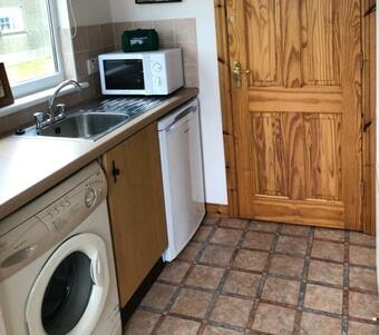 Moneydarragh Cottage With Uninterrupted Mountain And Sea Views