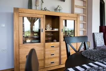 Officinalis - Family Vacation House