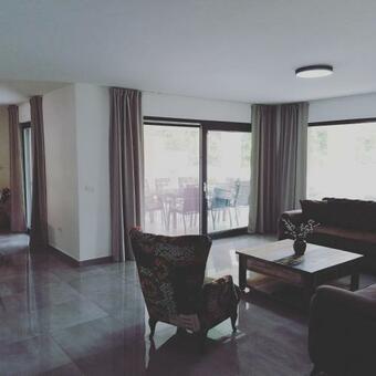 Luxury Apartment With Pool, Outdoor Bar & Grill, Fitness