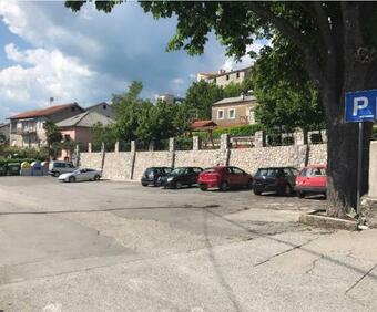 Apartment In Family House Linda