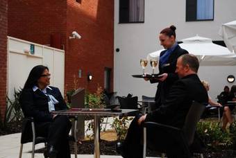 Hotel Holiday Inn Express Cheltenham Town Centre