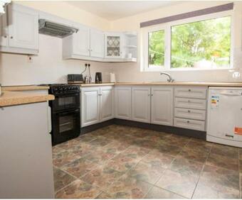 Hillview Holiday Home