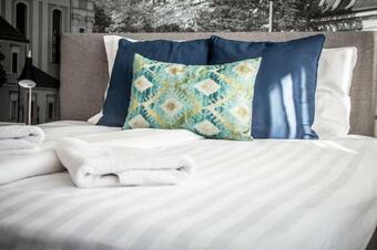 Loulou's Central Apartment With Cosy Balcony