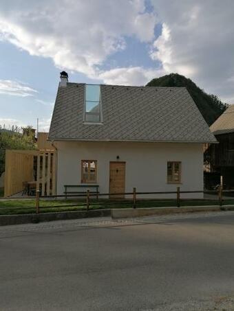 Apartamentos Hi?a Na Soncu / Sun House