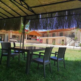 Hostal D?rm?l Ta? Konaklar