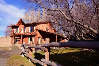 Posada Hoster�a & Caba�as R�o F�nix