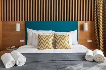 Apartamento Top Floor Deluxe Pilots Studio With Balcony