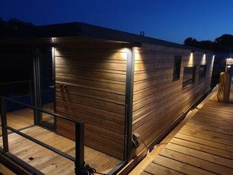 Schwimmendes Haus, Freier Blick Aufs Tolle Wasser