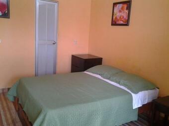 Bed & Breakfast Hospedaje Pushini