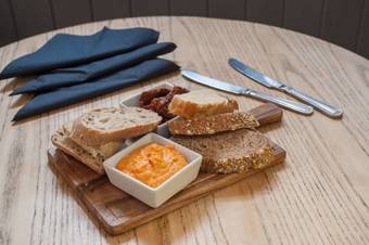 The Royal Hotel (latinos)