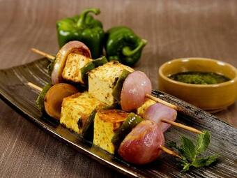 Oyo 87185 Hotel Chandel International