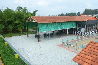 Hotel S K International Innn