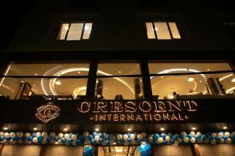 Hotel Crescent International
