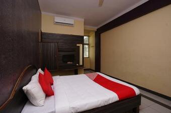 Hotel Oyo 86667 New Sai Residency
