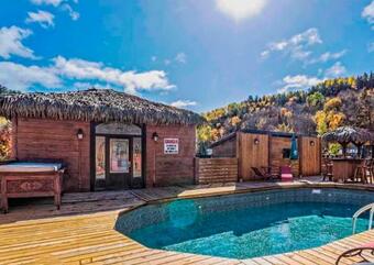Luxurious Log Cabin For 25ppl - Resort With Pool, Hot Tubs, Saunas, Complete Game Room, Volleyball Court, Etc