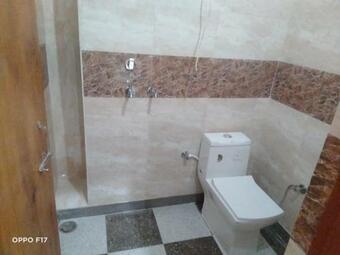 Oyo 83498 The Hotel Malik