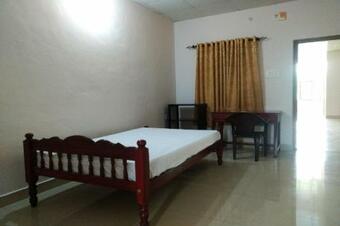 Hotel Spot On 81550 Sana Tourist Home