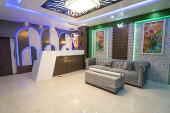 Oyo 84644 Hotel Holiday Inn