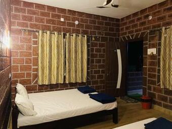 Hotel Prakriti Cottage