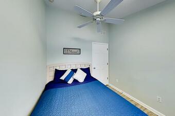 Pool House Rock - West Unit