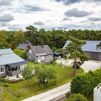 Villa Gotland, H�stg�rd I St�nga, Golfbana Och Padel