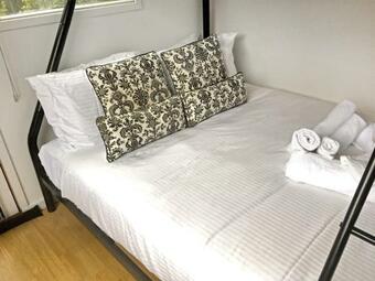 Villa On Banksia - Tranquility Amongst Lakes, Beaches, National Parks & Wildlife, Dog Friendly, Room For Boat, Wine