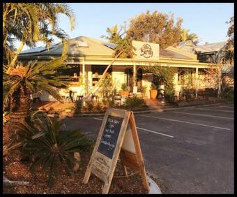 Stylish & New Leafy Family Home-walk To Beach - South Golden Beach-north Byron